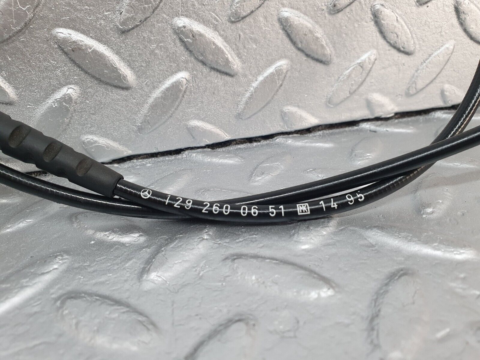 42447 Mercedes-Benz R129 320SL Coupe Gearbox Cable 1292600651