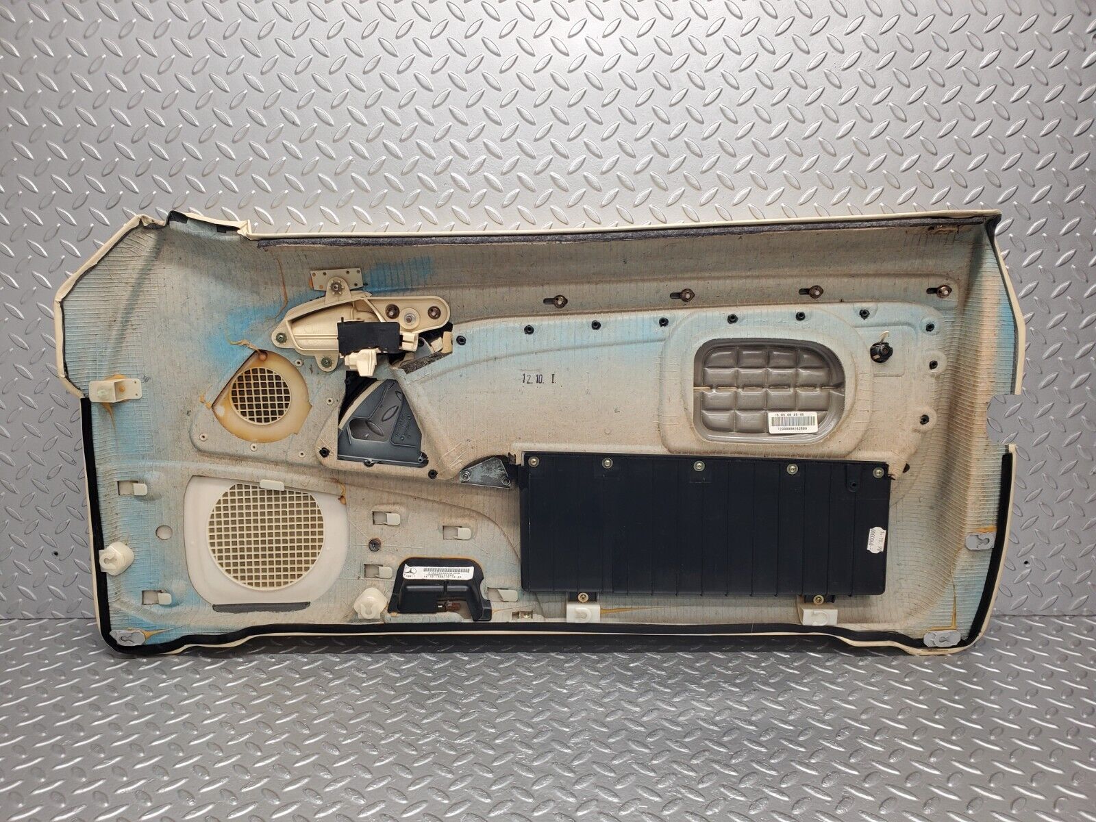 46817 Mercedes-Benz R129 320SL Coupe Left Door Card Beige