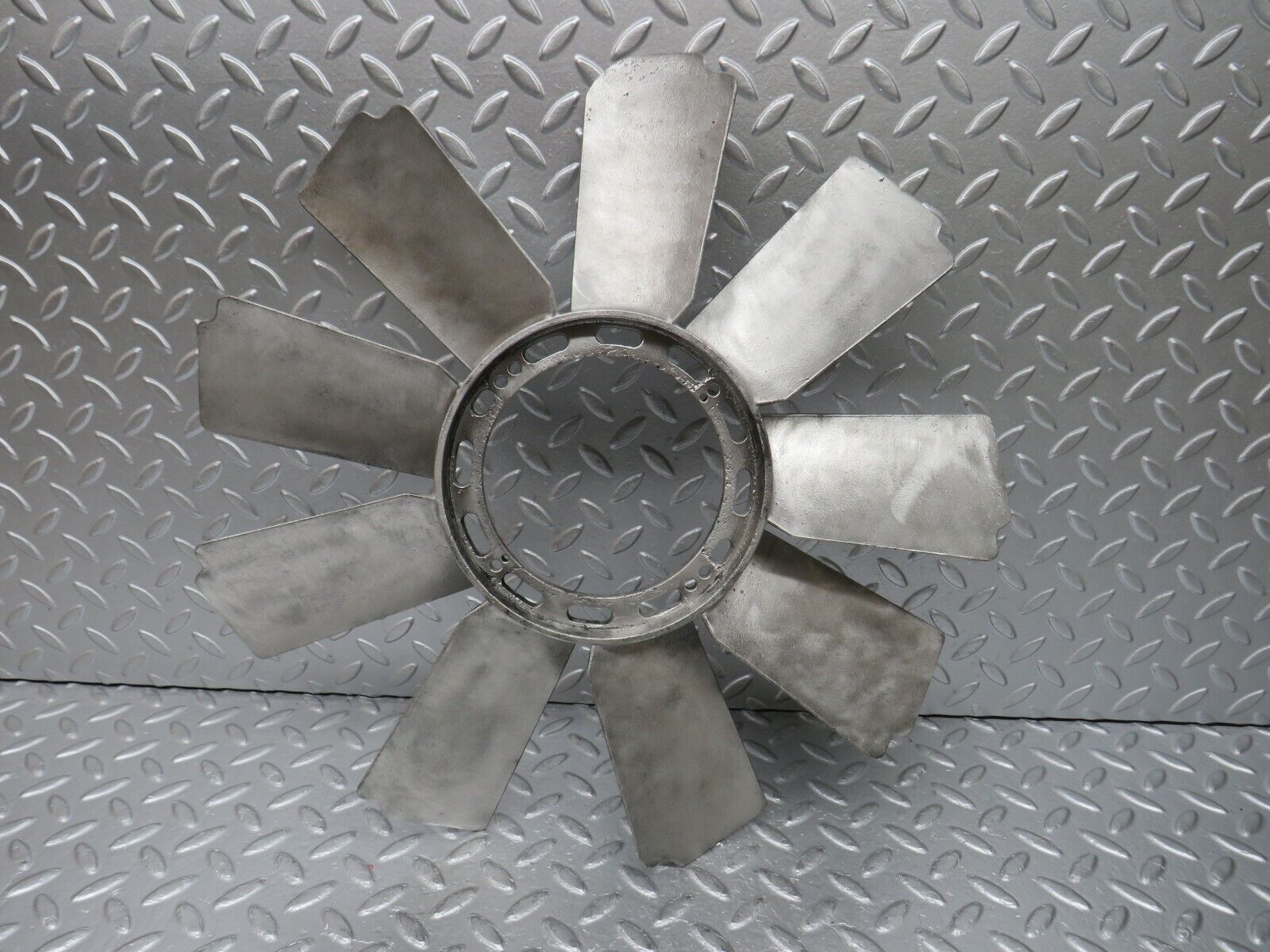 33138 Mercedes-Benz C107 R107 Engine Cooling Fan 1162051906