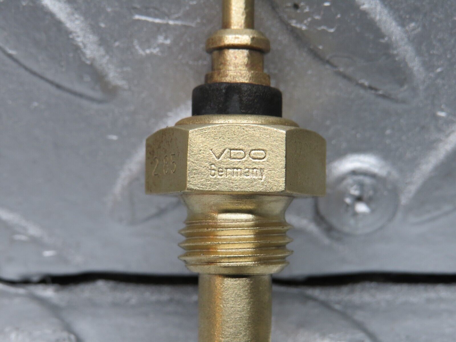 39263 Mercedes-Benz R107 500SL Coolant Temperature Sensor VDO 0055421017