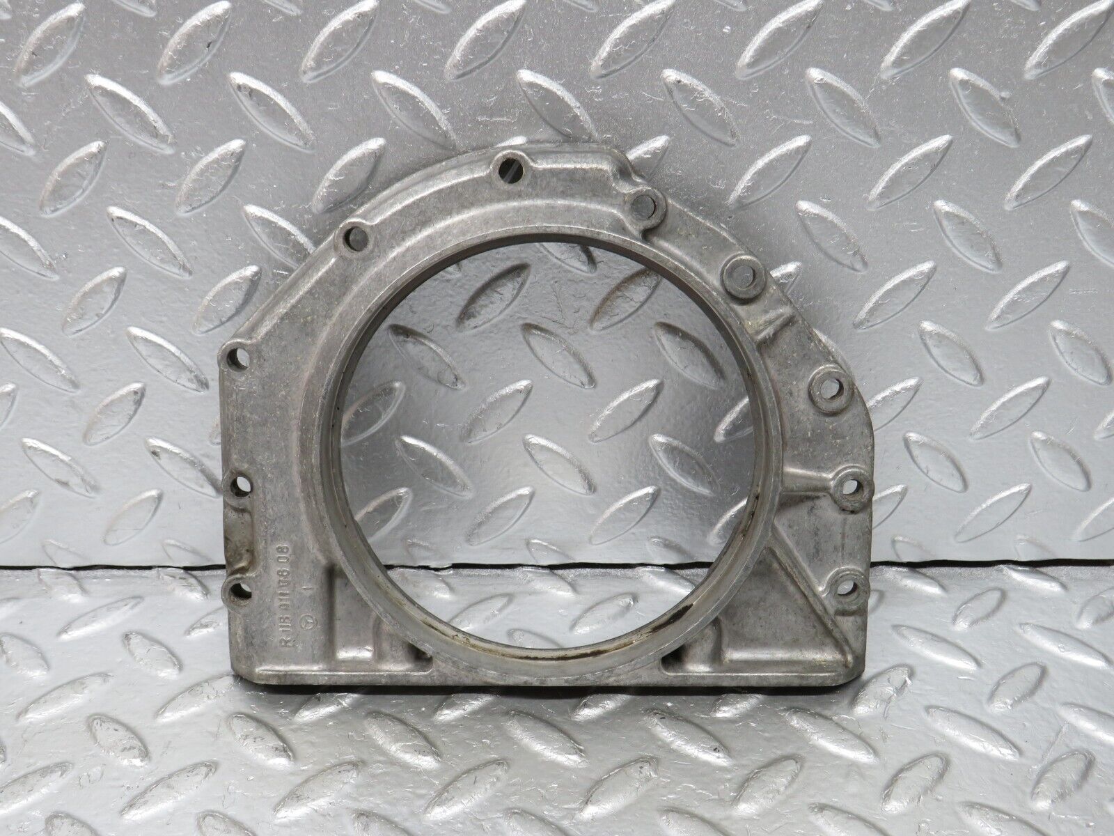 32977 Mercedes-Benz C107 R107 350 V8 Crankshaft Rear Sealing Cover 1160110608