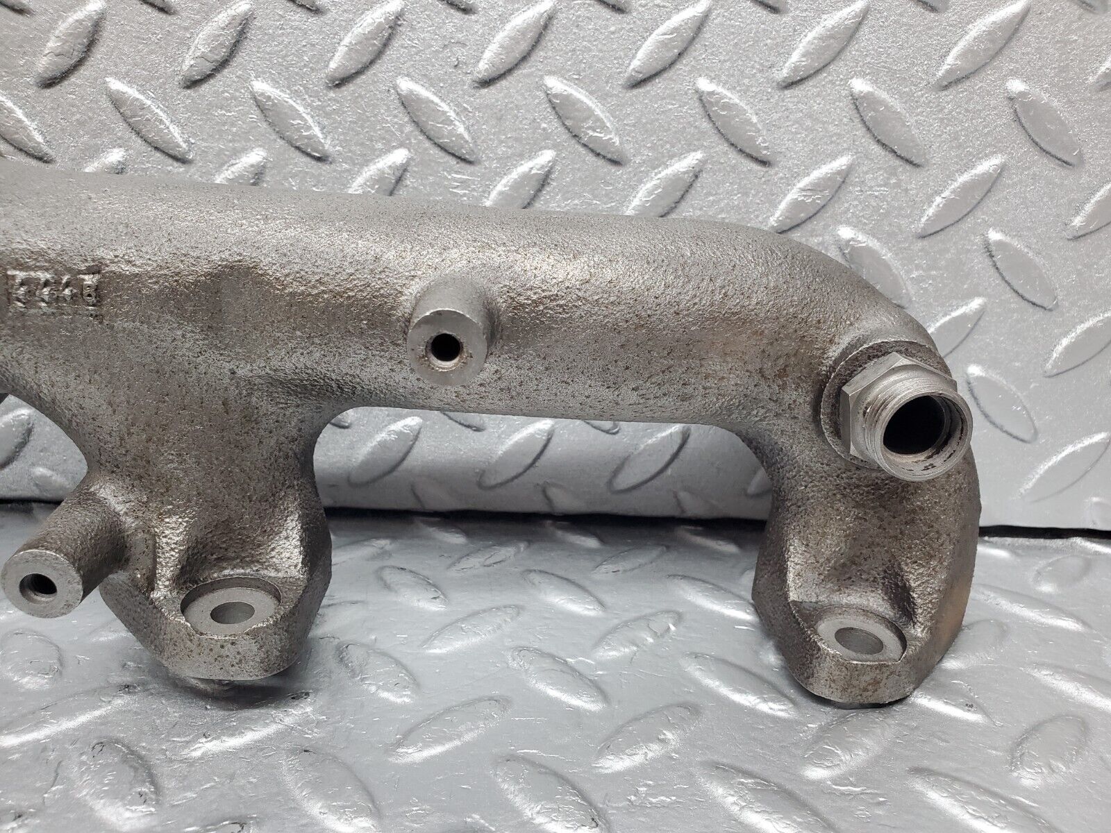 45919 Mercedes-Benz W126 420SE Exhaust Manifold Left 1161422302