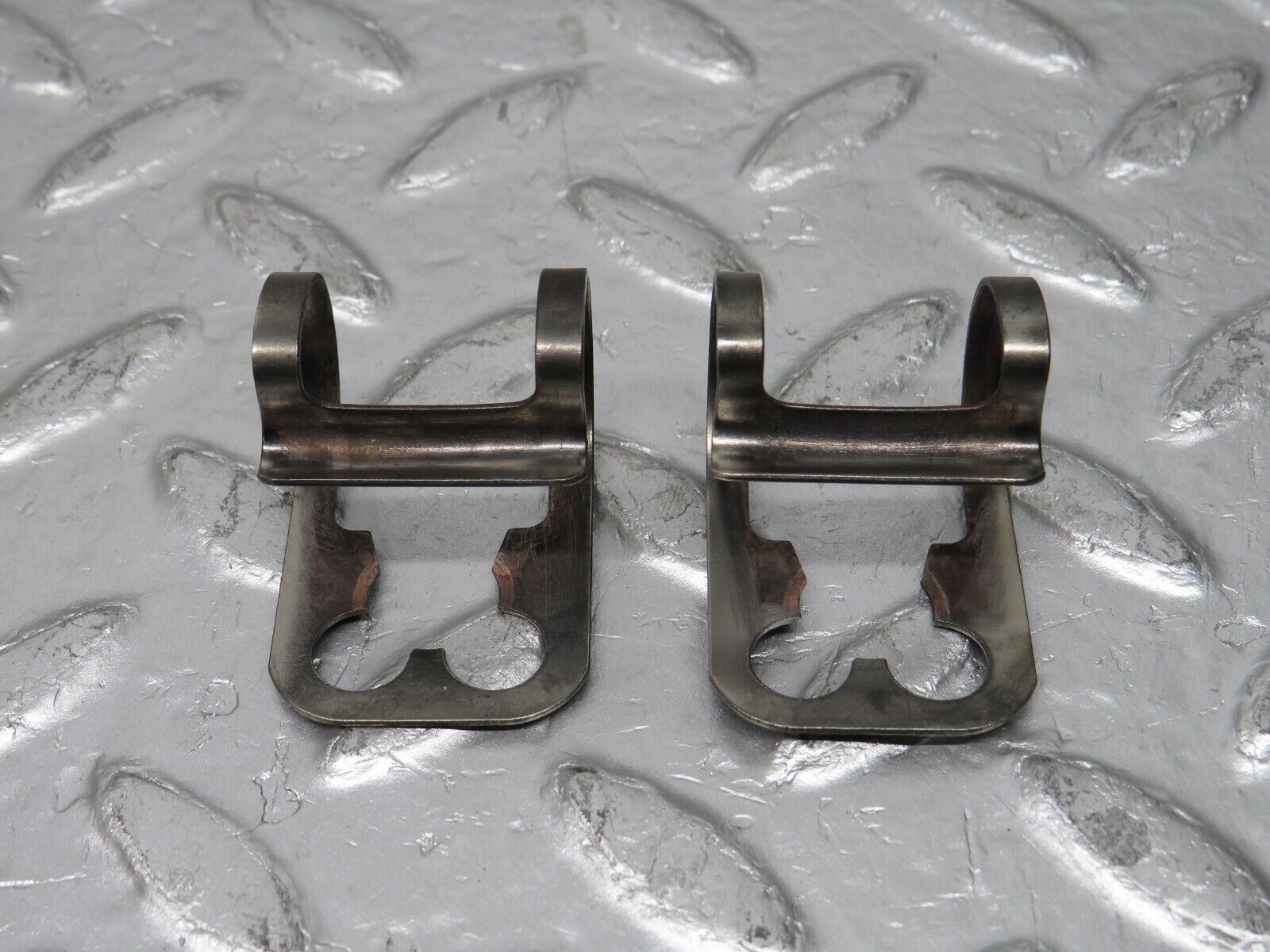 33005 Mercedes-Benz C107 R107 350 V8 Valve Rocker Arm With Spring & Tappet