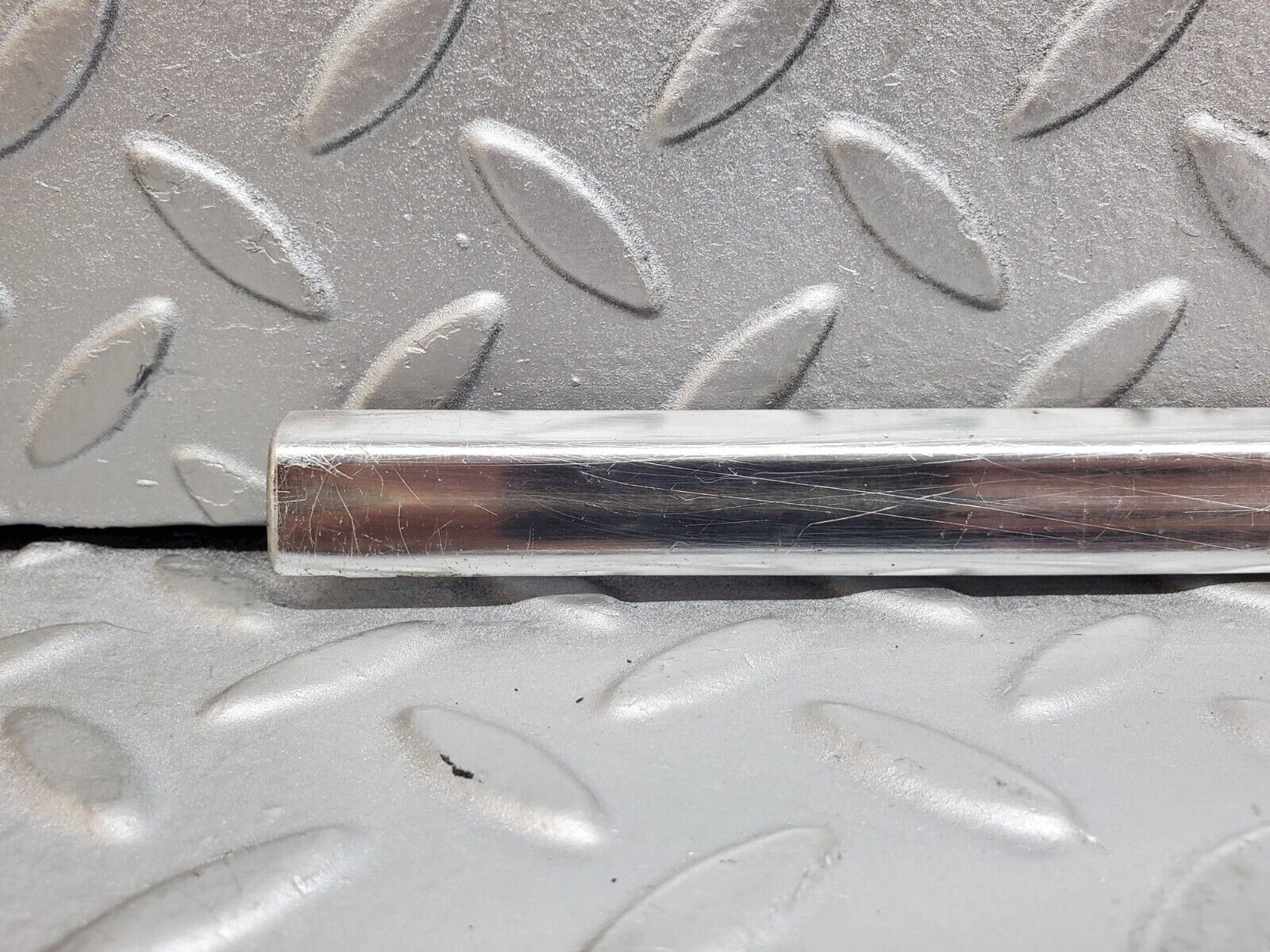 44542 Mercedes-Benz W123 280E Front Right Door Chrome Moulding Trim