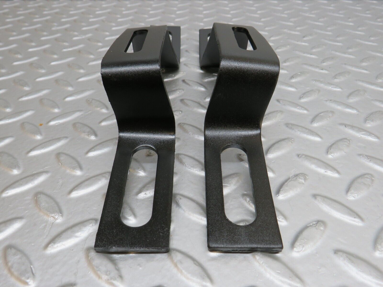 35682 Mercedes-Benz R107 280SL Front Bumper Bracket