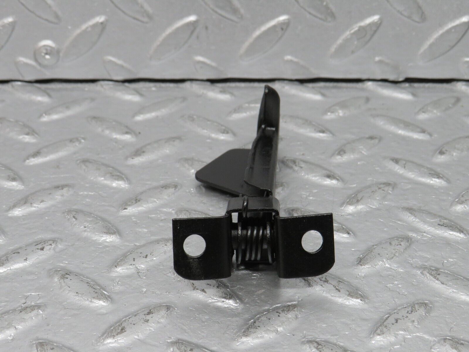 39252 Mercedes-Benz R107 500SL Bonnet Safety Latch