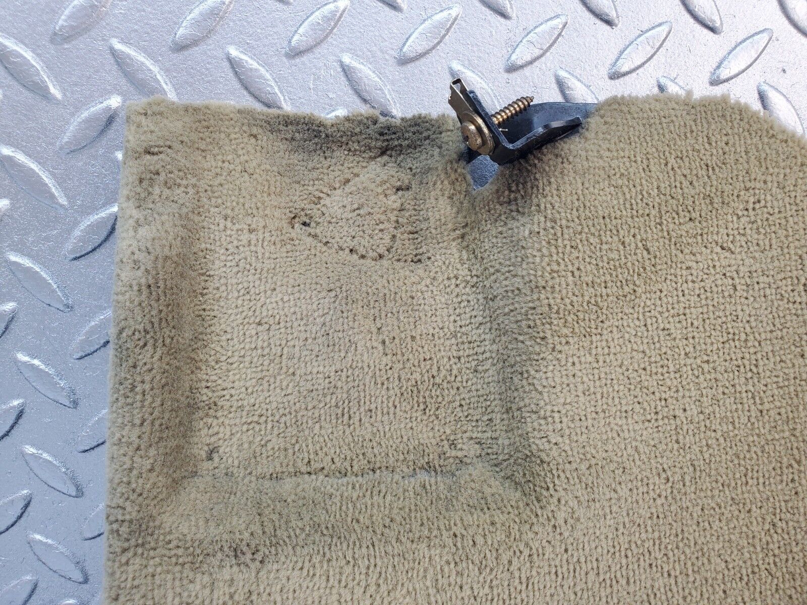 45693 Mercedes-Benz W126 420SE Kick Panel Left Side Beige 1266880306