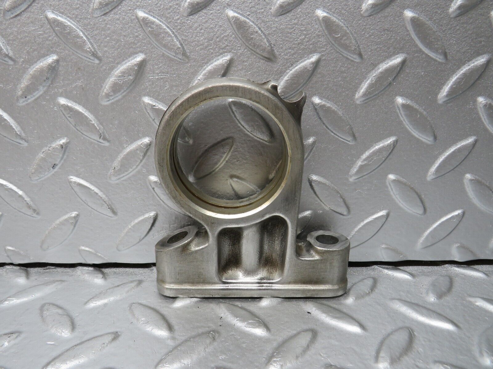 33092 Mercedes-Benz C107 R107 350 V8 Camshaft Tower Bearing 1160512118