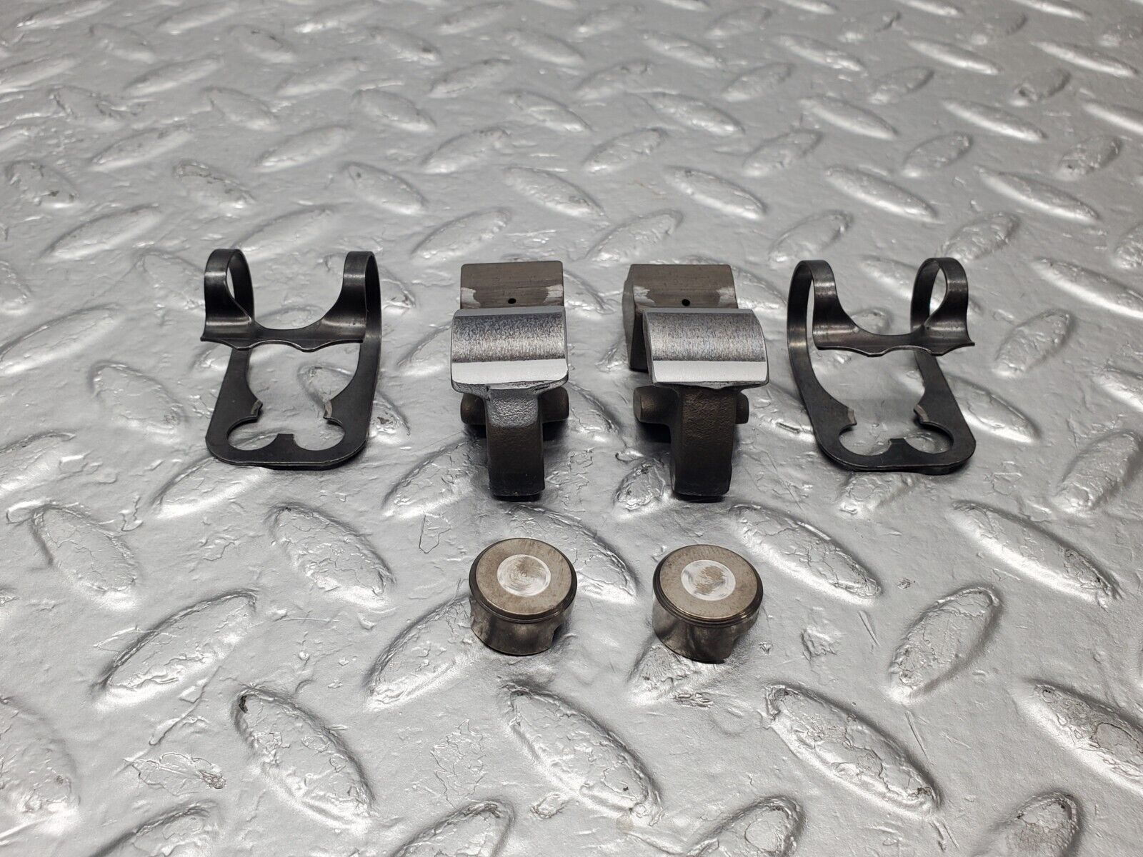 46610 Mercedes-Benz C123 280CE Coupe Valve Rocker Arm With Spring And Tappet