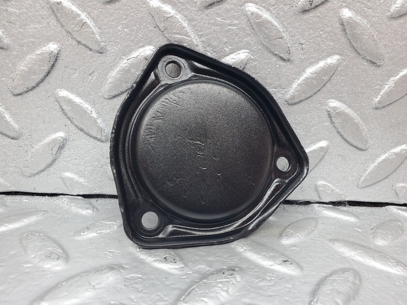 44823 Mercedes-Benz W124 220E Camshaft Access Cover Plate