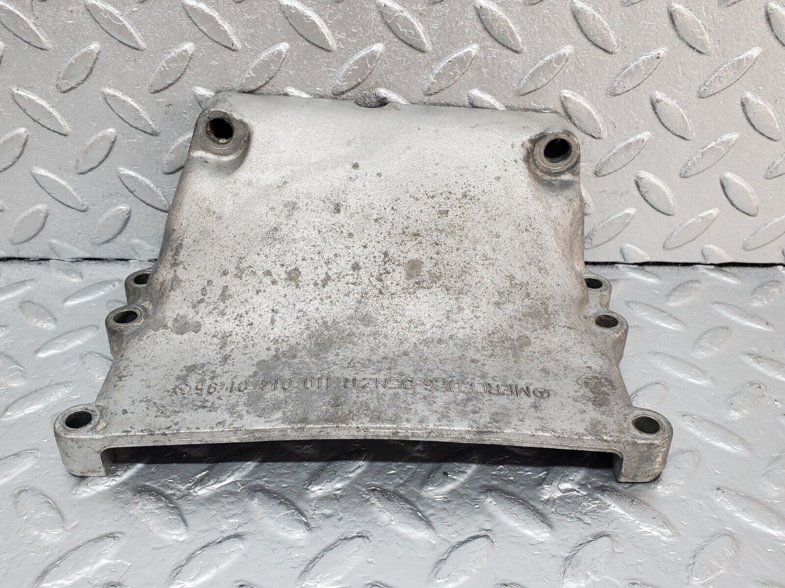 45423 Mercedes-Benz 280E M110.983 Gearbox Support 1100140195