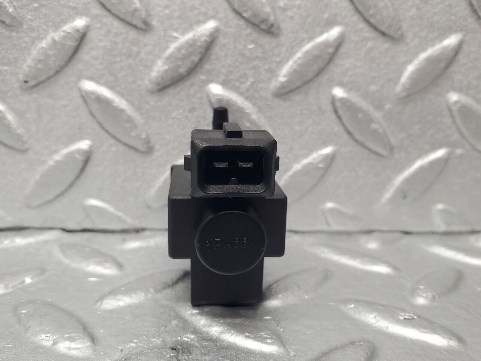 46790 Mercedes-Benz R129 320SL Coupe Vacuum Valve Pierburg 0025401897