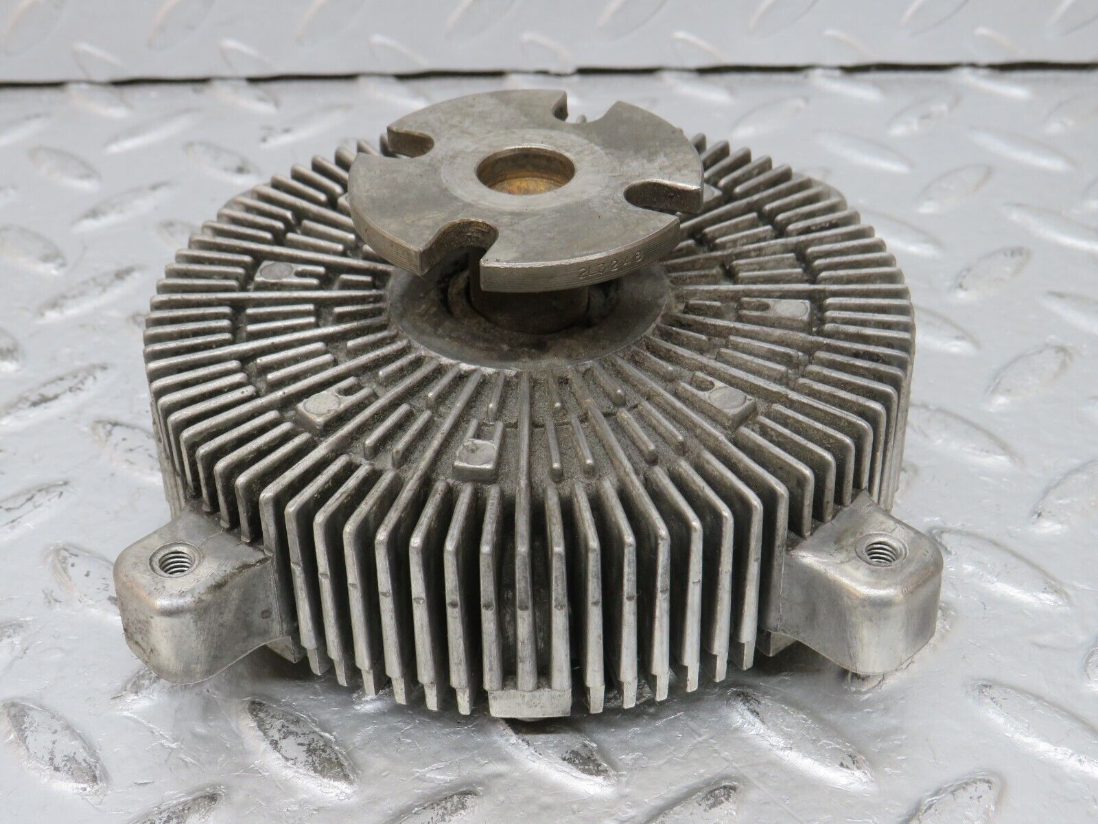 32852 Mercedes-Benz C107 R107 350 V8 Engine Cooling Fan Clutch