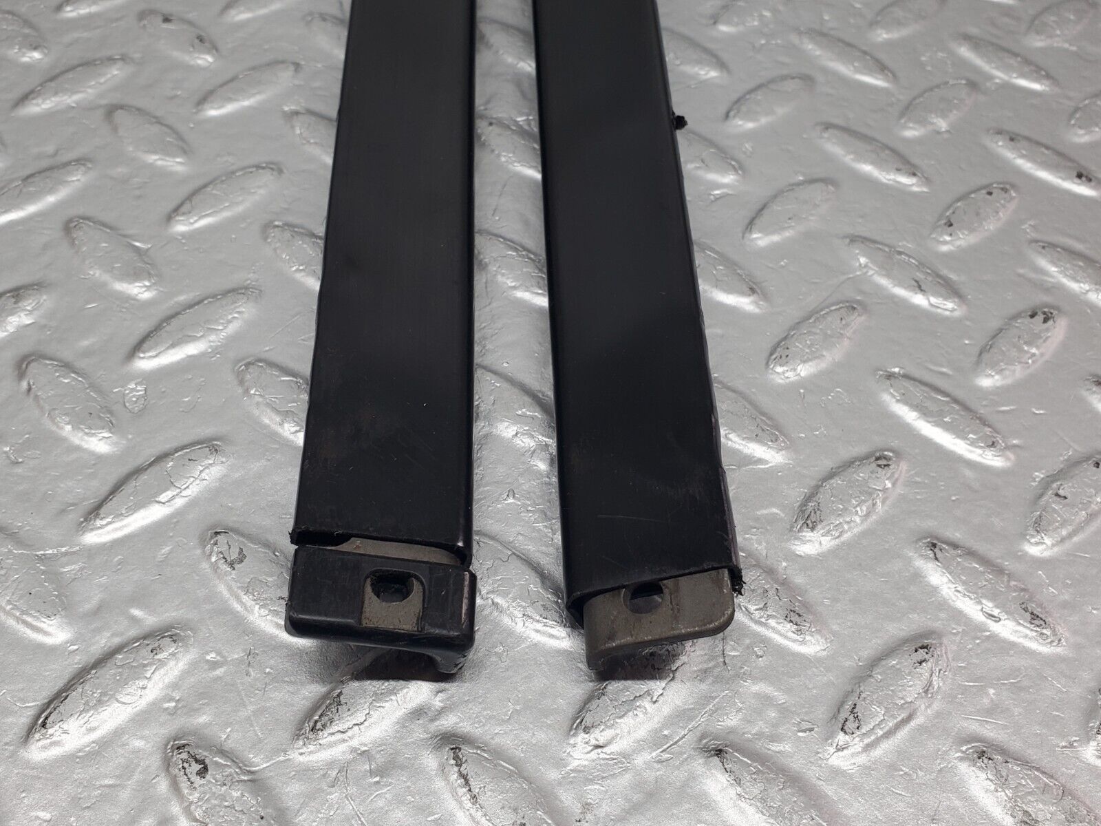 45847 Mercedes-Benz W126 420SE Seat Belt Runner Pair