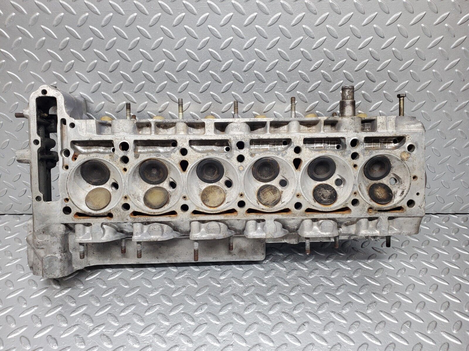 44552 Mercedes-Benz W123 280E Cylinder Head 1100161901