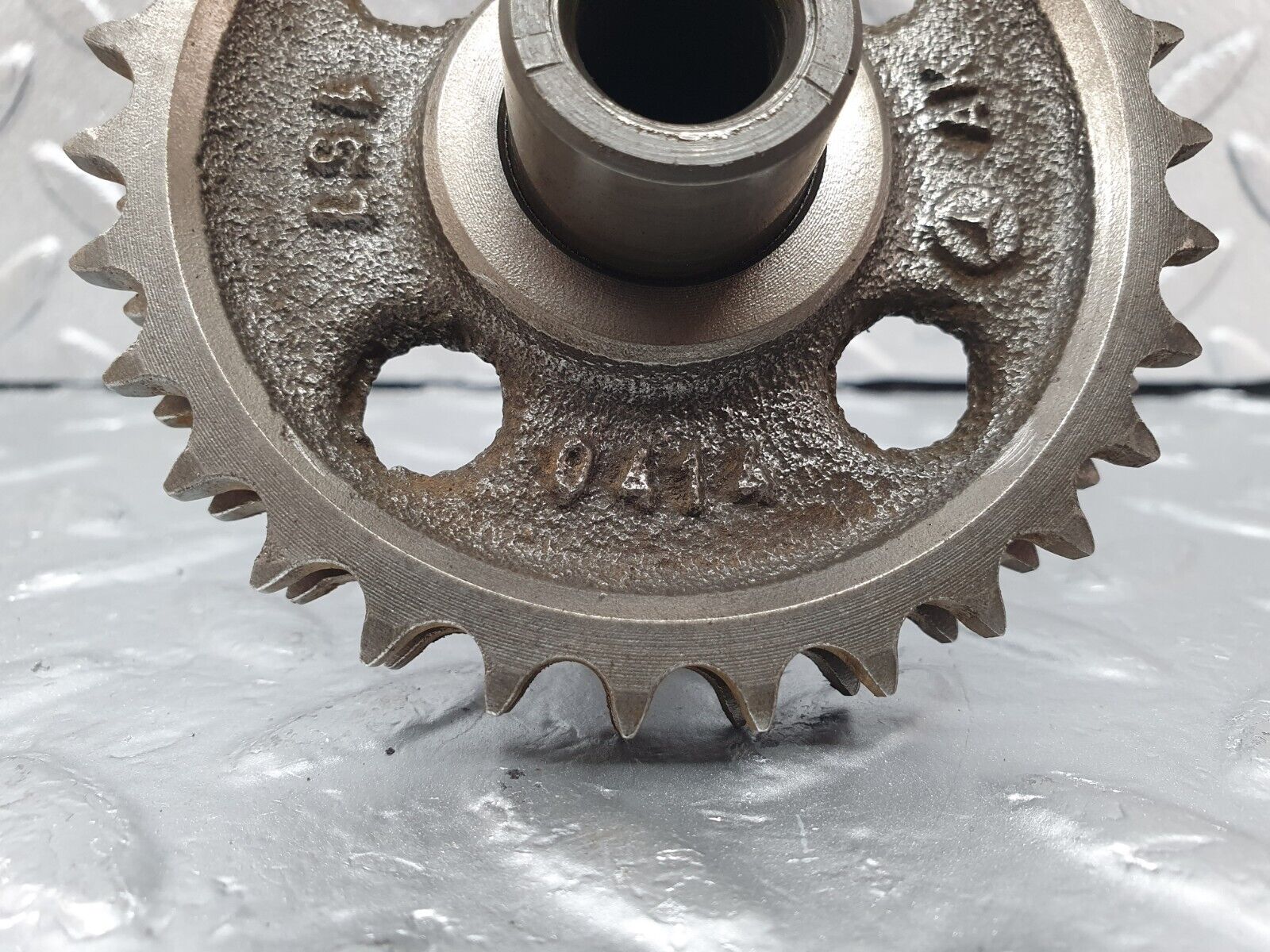 43692 Mercedes-Benz C126 380SEC Coupe Camshaft Intermediate Timing Gear 1161570414