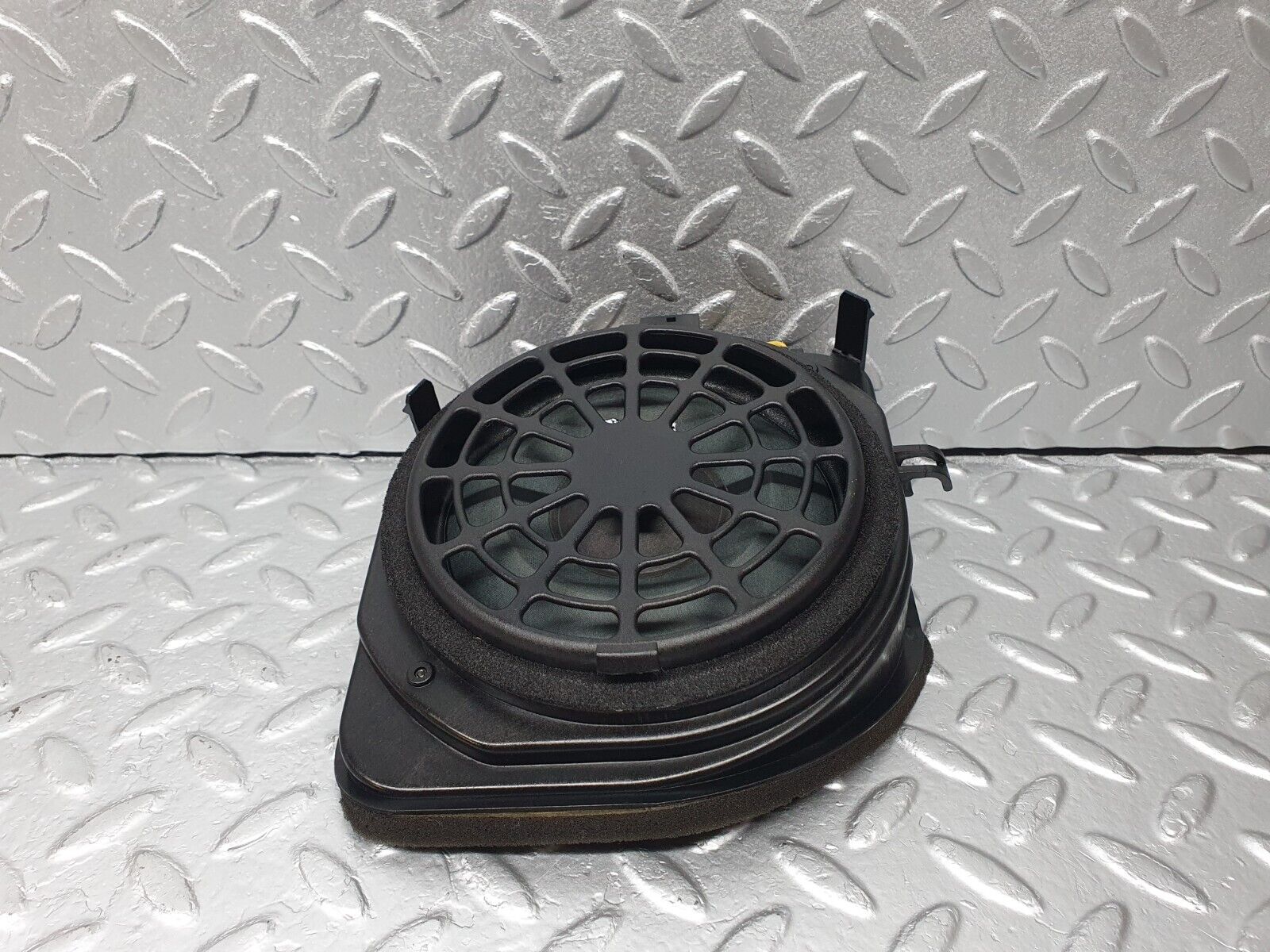 41789 Mercedes-Benz W202 C200 Front Door Loudspeaker Left 2028206902