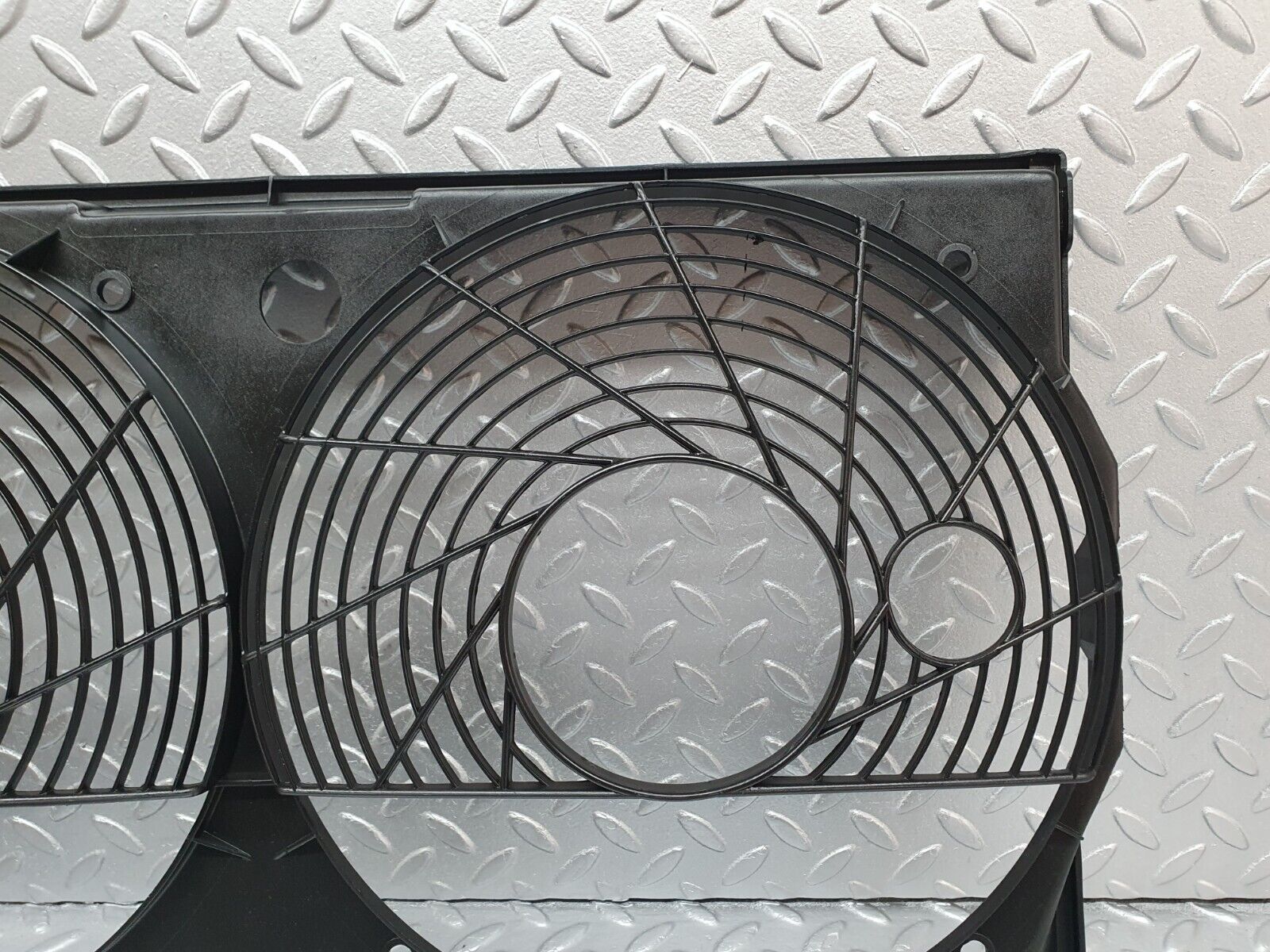 42190 Mercedes-Benz R129 320SL Coupe Radiator Fan Shroud Cover 1295050555