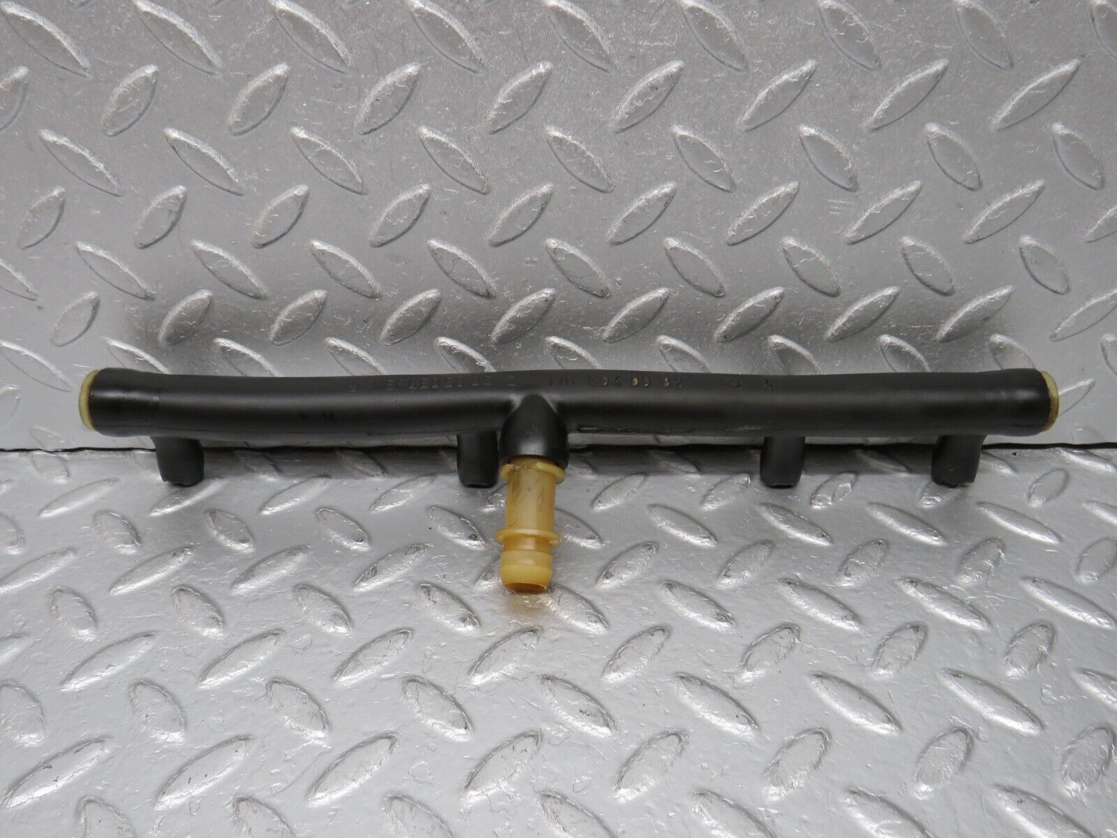 39162 Mercedes-Benz R107 500SL Air Intake Breather Hose Pipe 1160940982