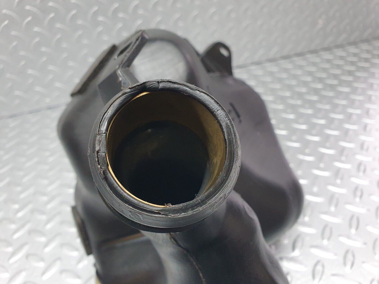 41775 Mercedes-Benz W202 C200 Fuel Filling Pipe Expansion Tank 2024701389