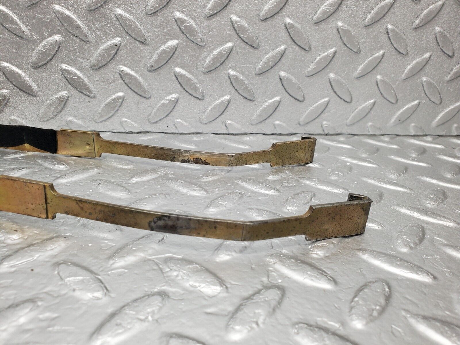 46404 Mercedes-Benz C123 280CE Coupe Heater Box Holder Strap