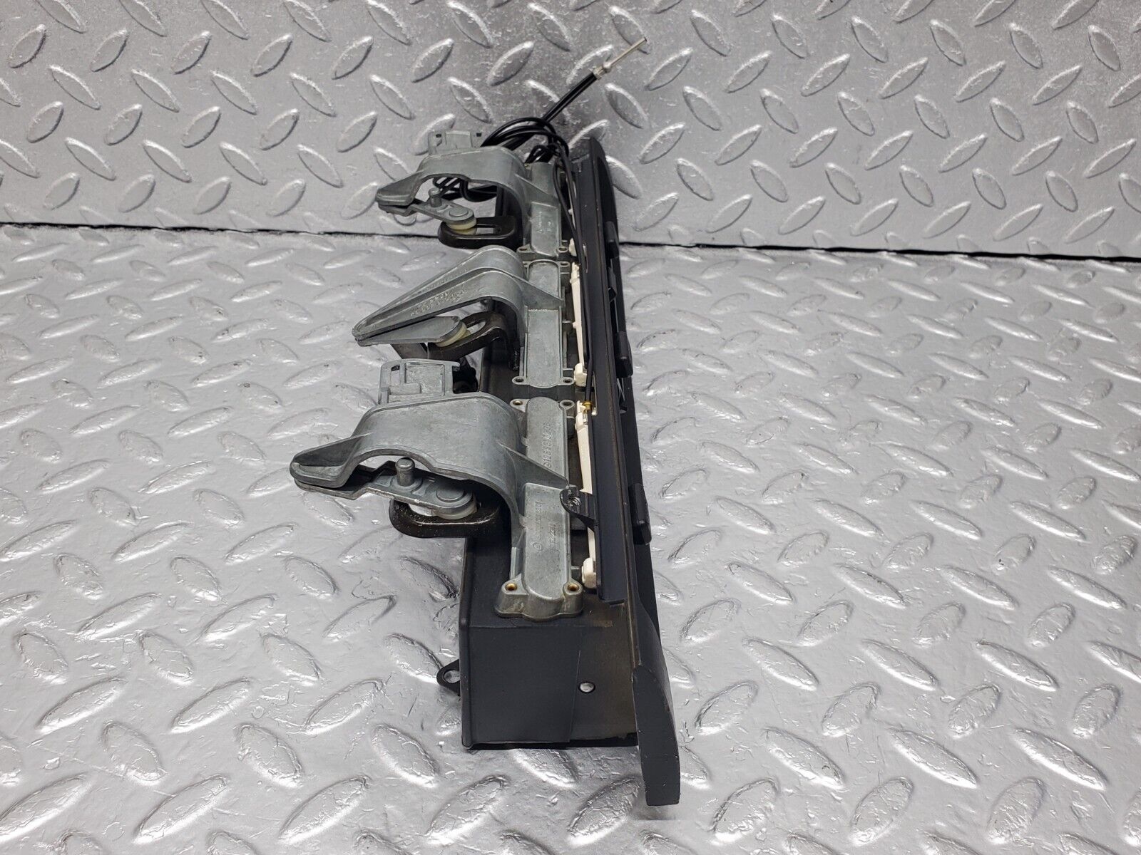 45925 Mercedes-Benz W126 420SE Dashboard Centre Air Vent 1268300654 1268310030 1268310130