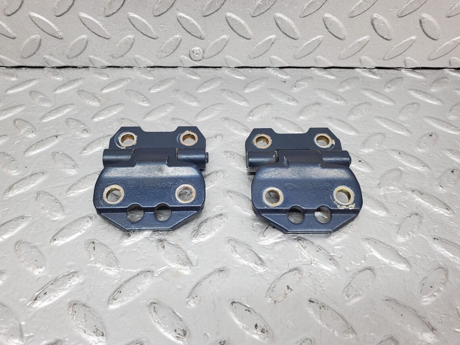 44751 Mercedes-Benz W124 220E Door Hinge Left Side