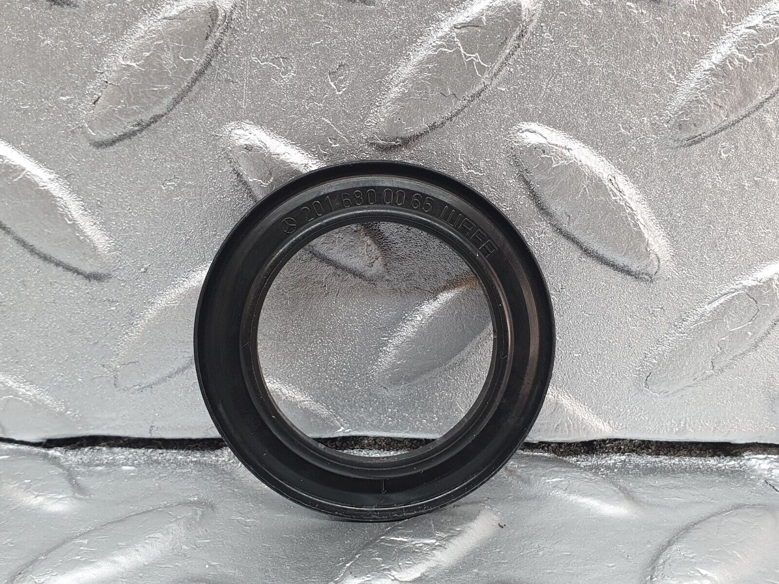 42962 Mercedes-Benz W201 190 2.0L Ignition Switch Chrome Ring Trim 2016800065