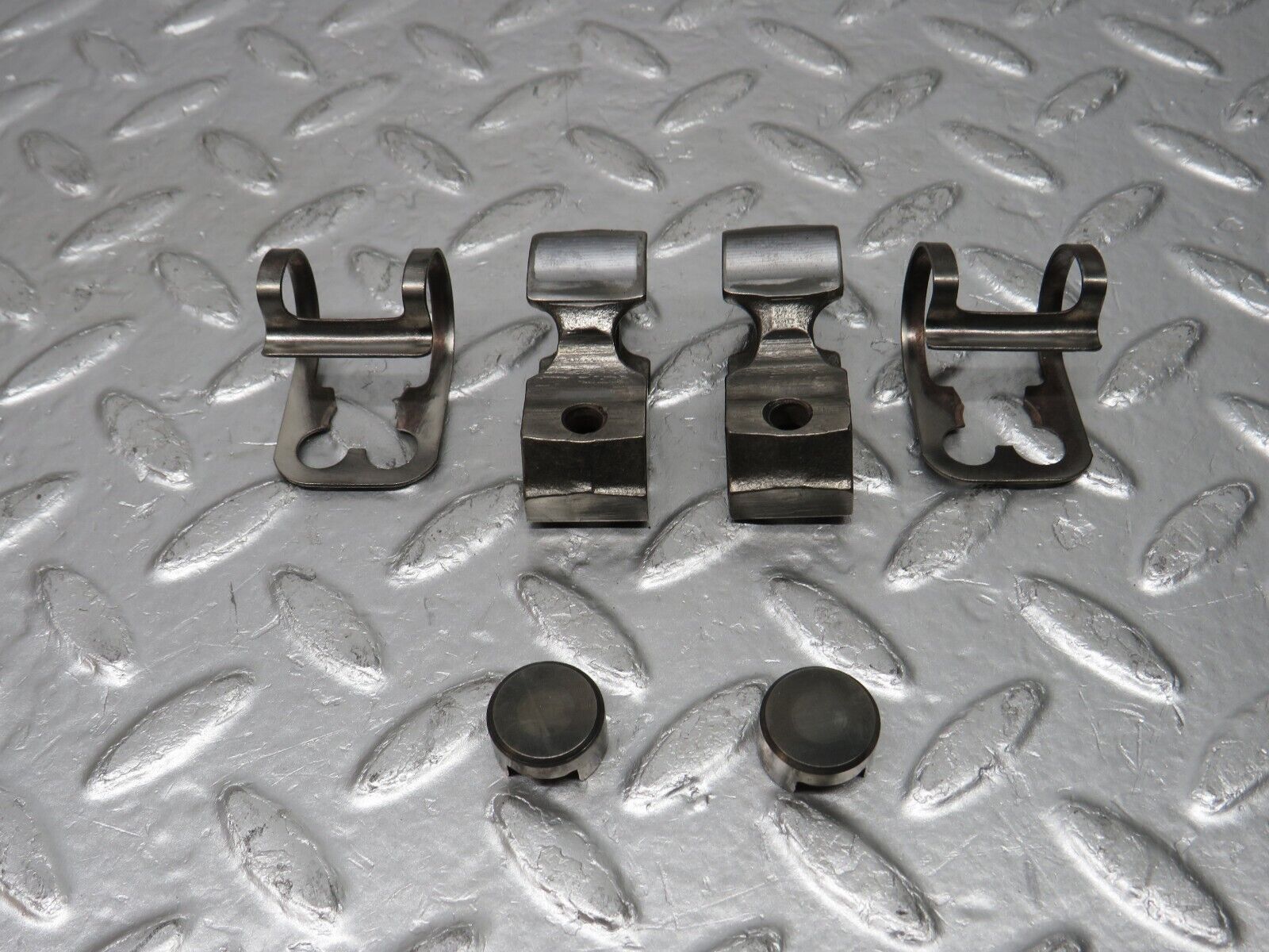 33004 Mercedes-Benz C107 R107 350 V8 Valve Rocker Arm With Spring & Tappet