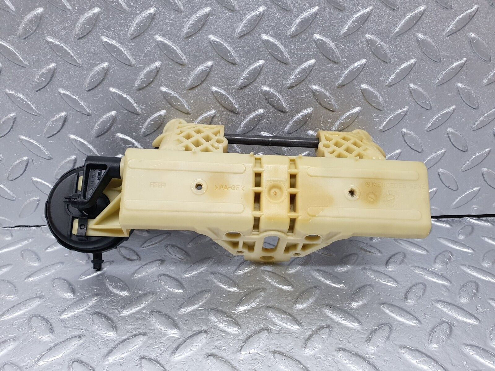 41842 Mercedes-Benz W202 C200 Headrest Folding Mechanism