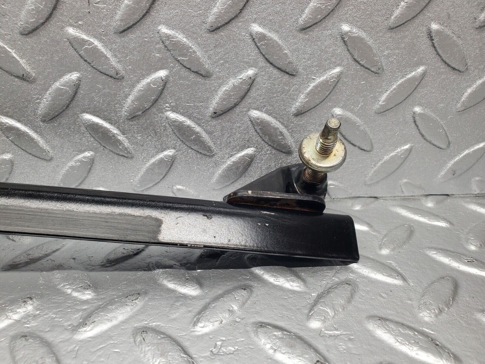 46762 Mercedes-Benz R129 320SL Coupe Front Left Window Channel