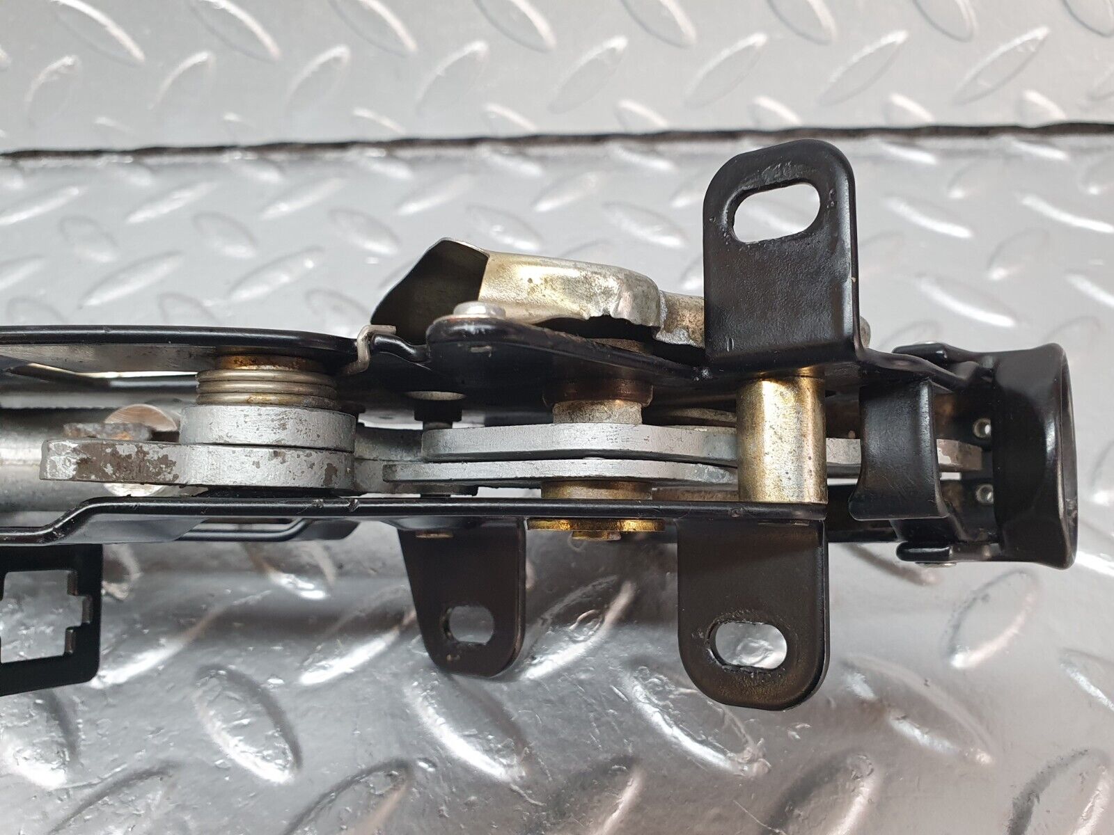 42154 Mercedes-Benz R129 320SL Coupe Rear Right Roof Lock Mechanism 1298001774