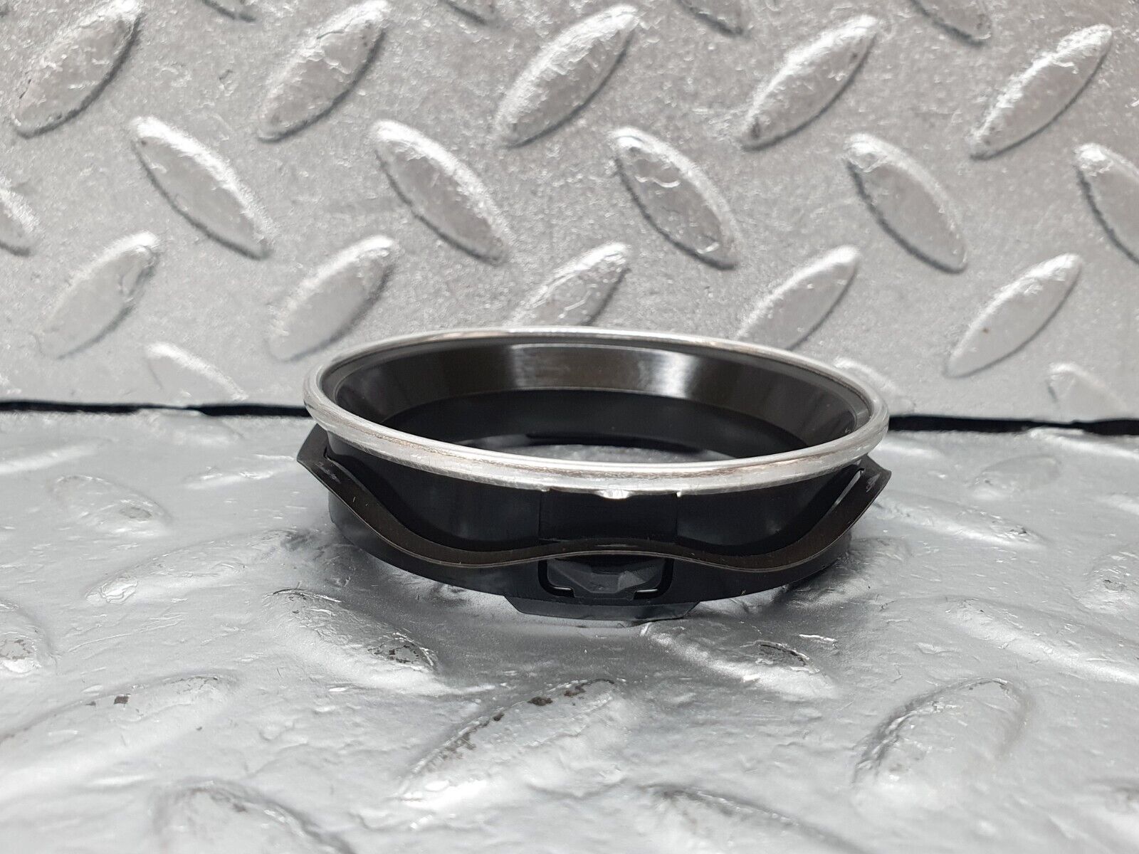 43986 Mercedes-Benz C123 230CE Coupe Dashboard Air Vent Chrome Bezel