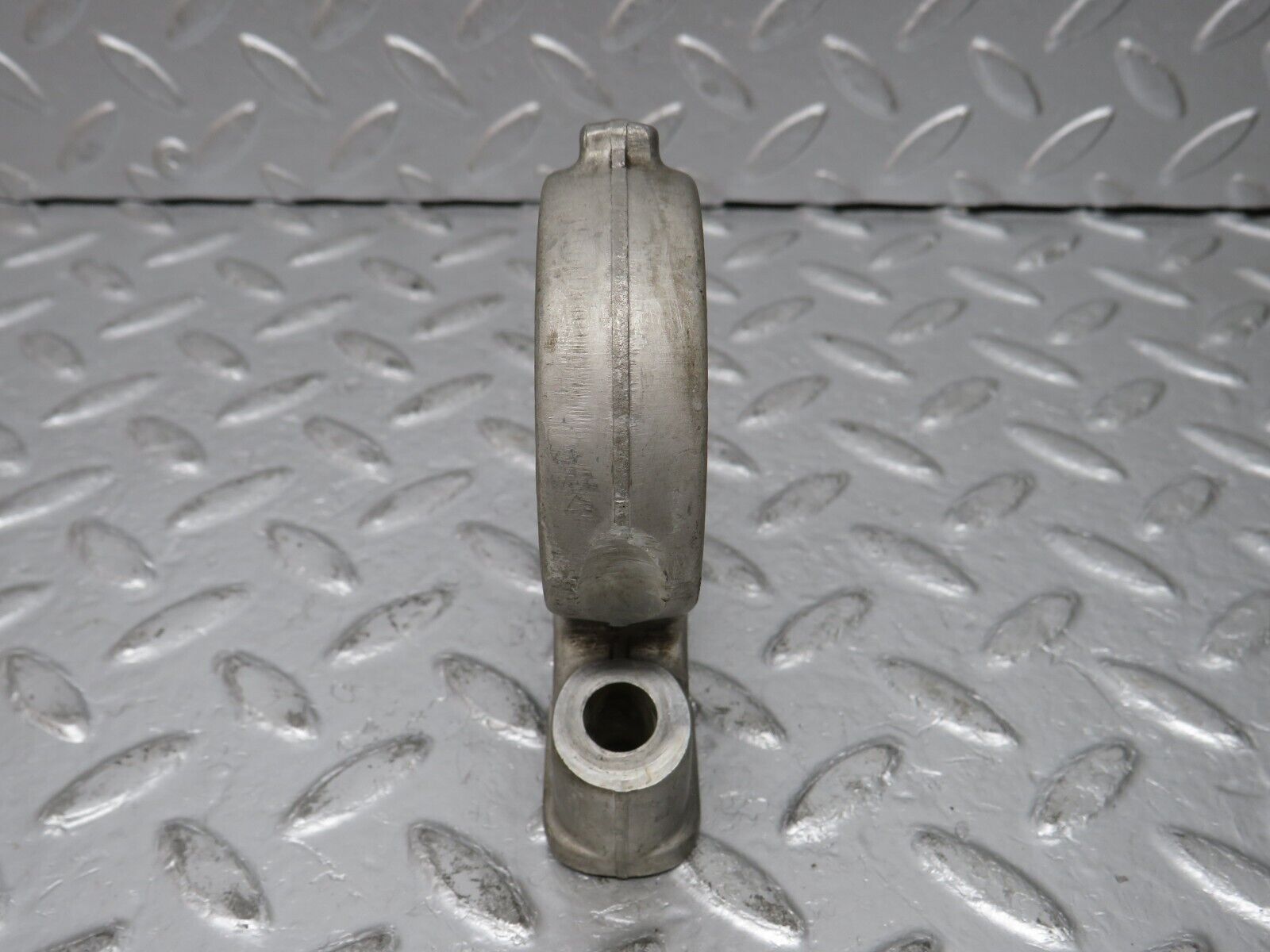 32795 Mercedes-Benz C107 R107 350 V8 Camshaft Tower Bearing 1160512112