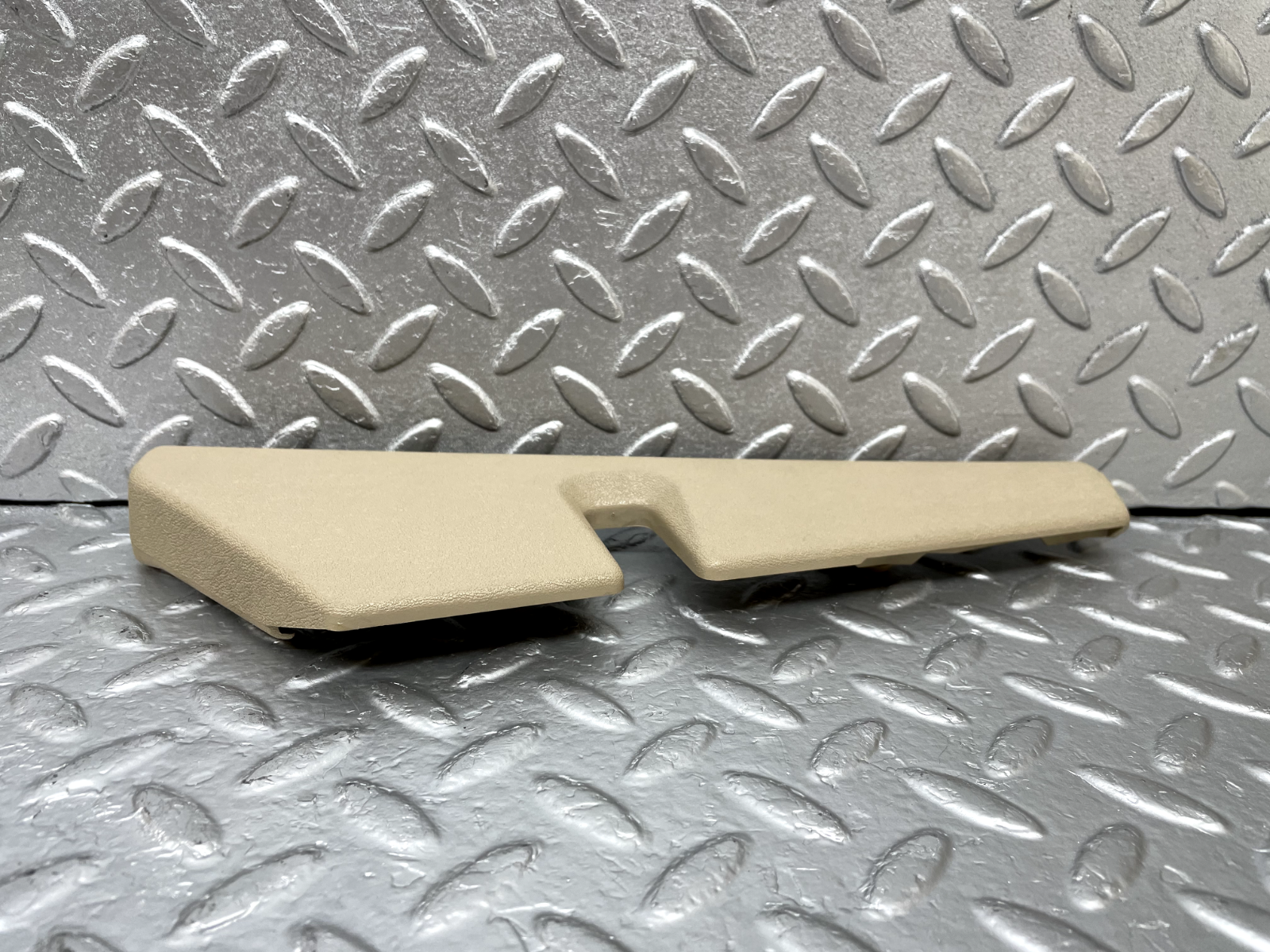 44247 Mercedes-Benz W124 Front Right Seat Cover Trim Champignon 1249190220