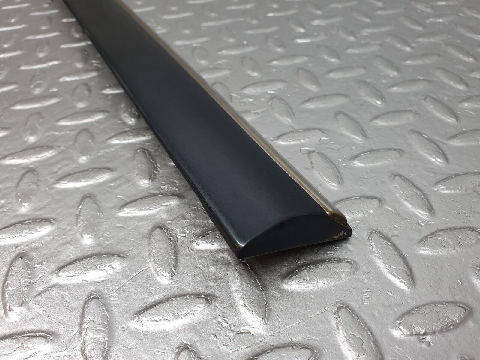 41806 Mercedes-Benz W202 C200 Rear Right Door Centre Moulding Trim 2026909862