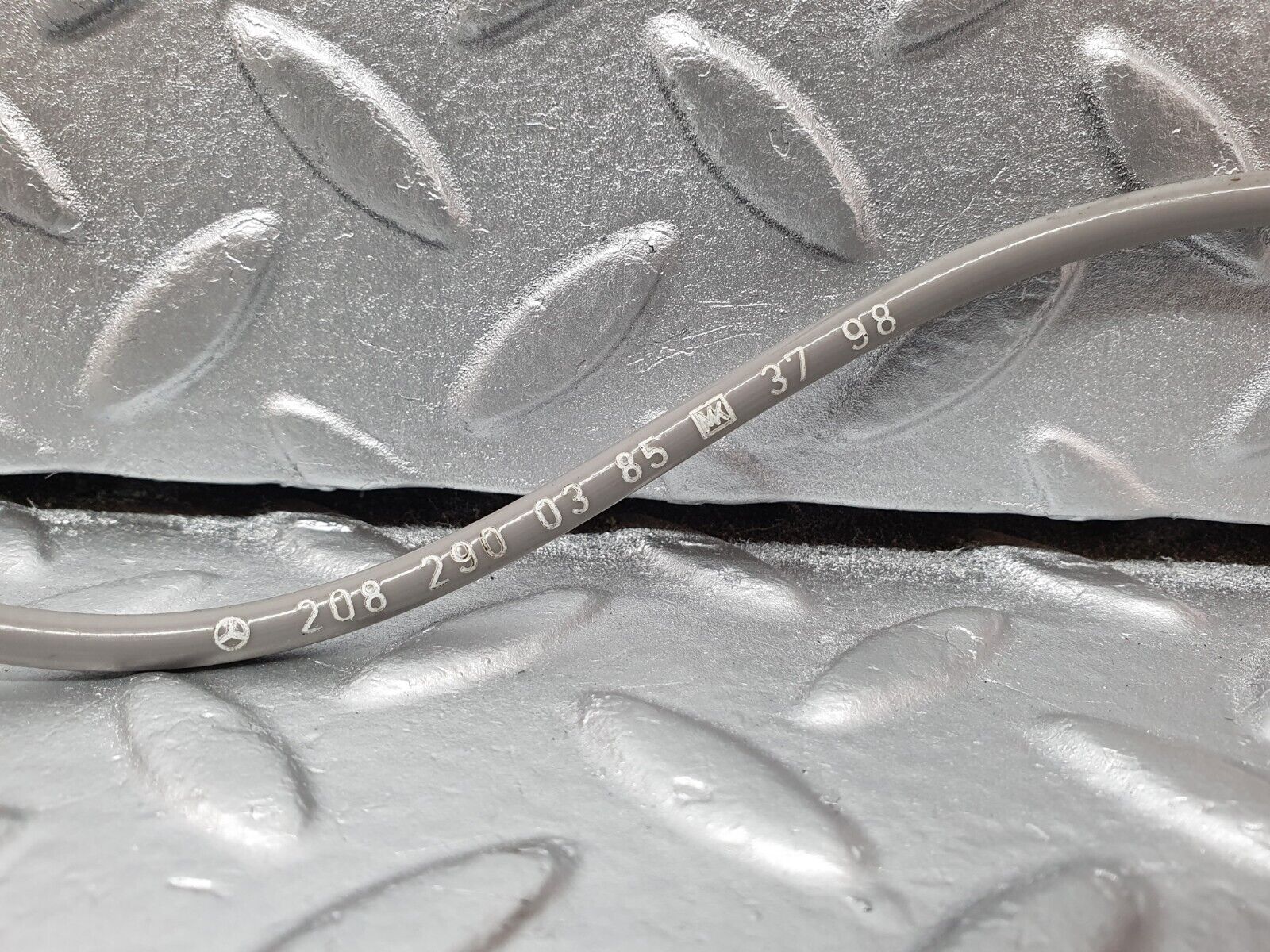 42126 Mercedes-Benz W202 C200 Control Cable Parking Interlock 2082900385