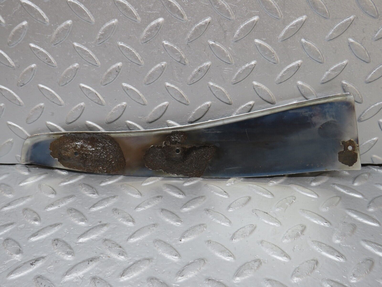 35663 Mercedes-Benz R107 280SL Left Door Chrome Cover