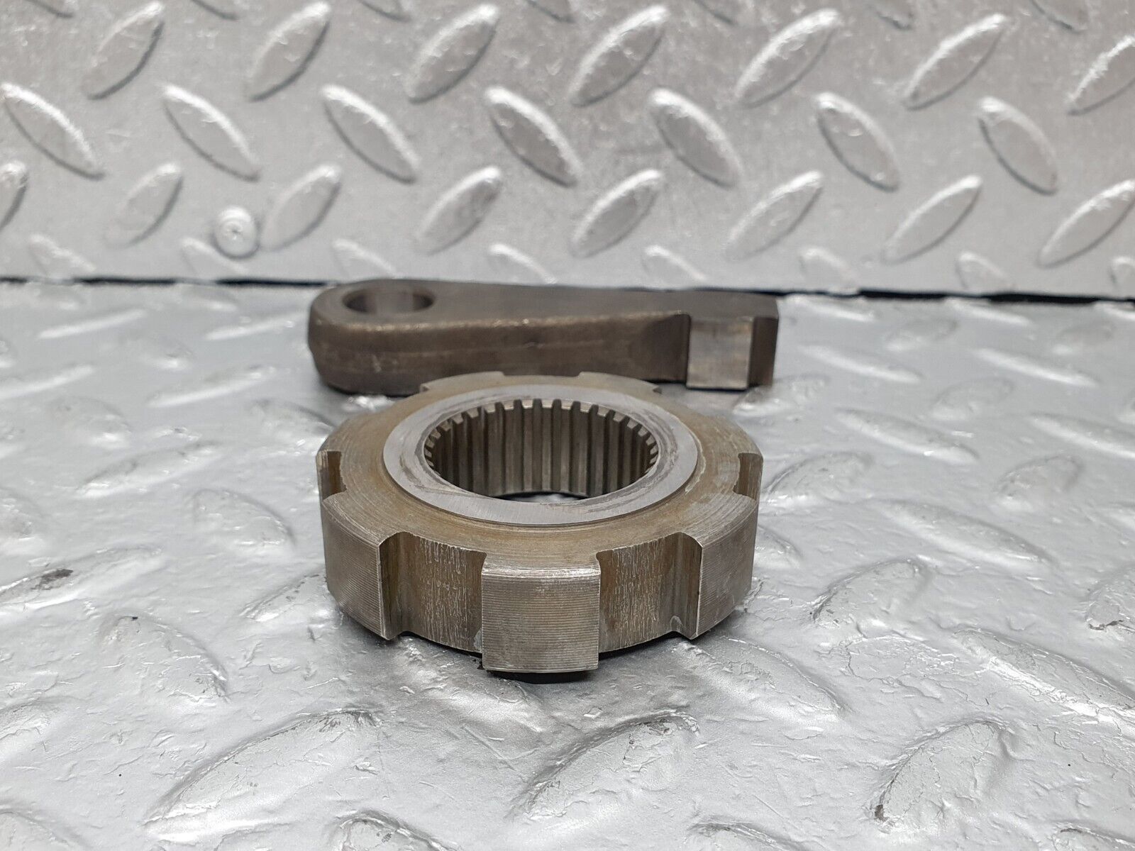 44229 Mercedes-Benz C107 350SLC Coupe Automatic Gearbox Parking Gear 722.001