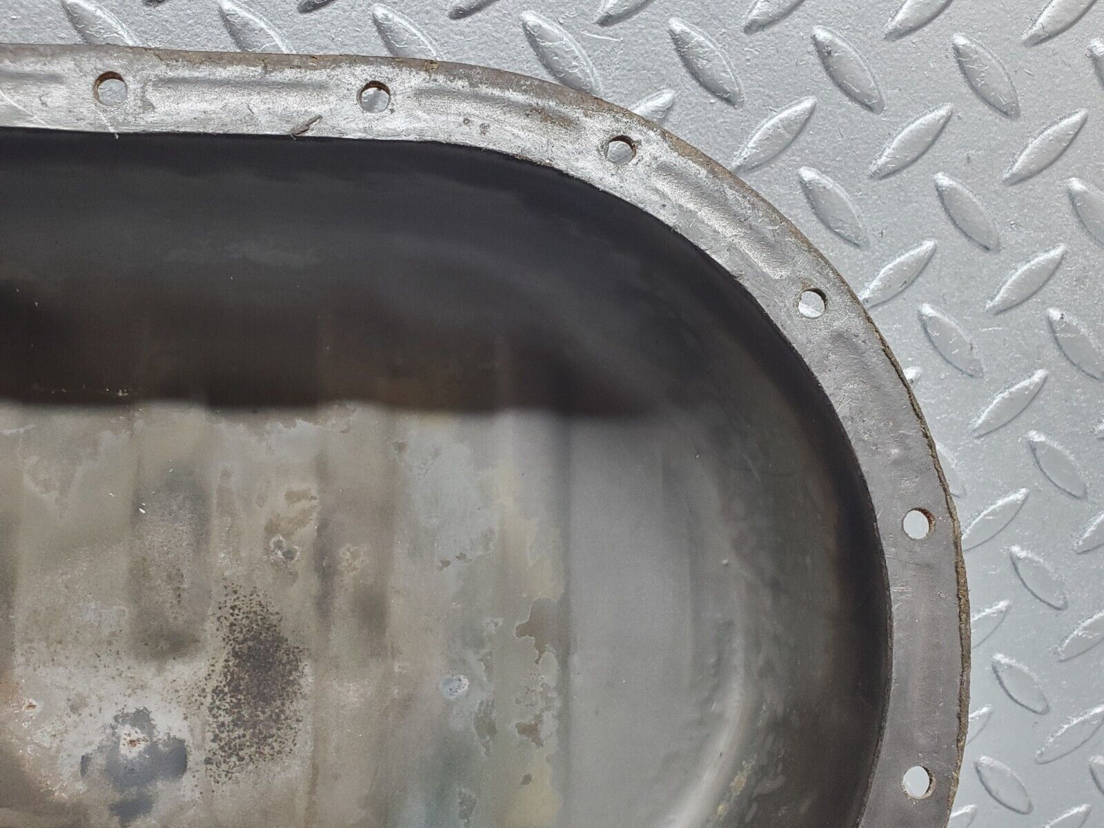 44550 Mercedes-Benz W123 280E Oil Pan Oil Sump