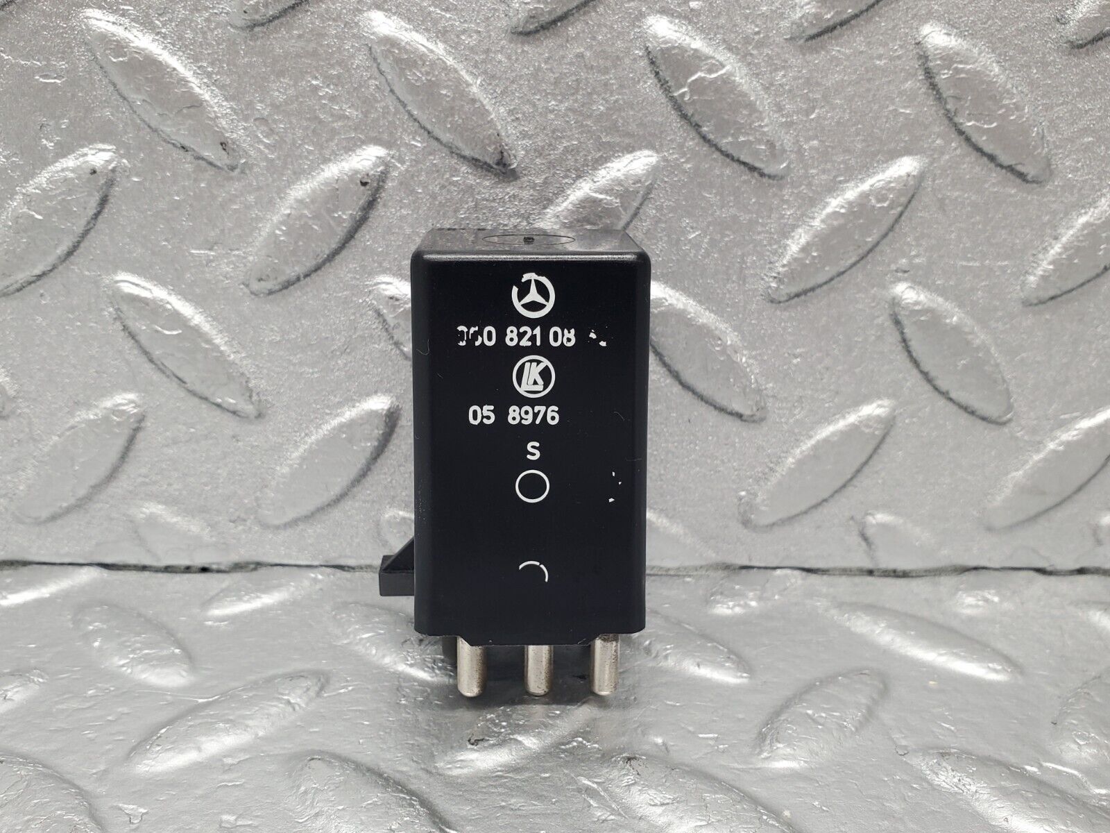 46488 Mercedes-Benz C123 280CE Coupe Intermittent Wiper Relay 0008210863