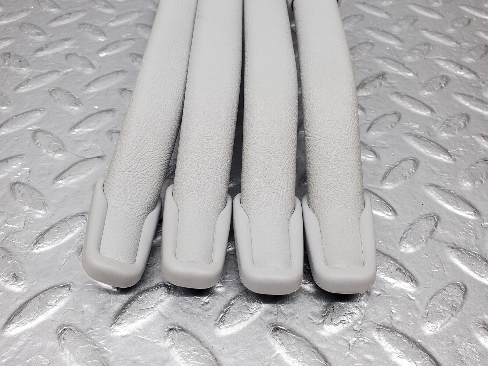 44822 Mercedes-Benz W124 220E Interior Roof Grab Handle Set Grey