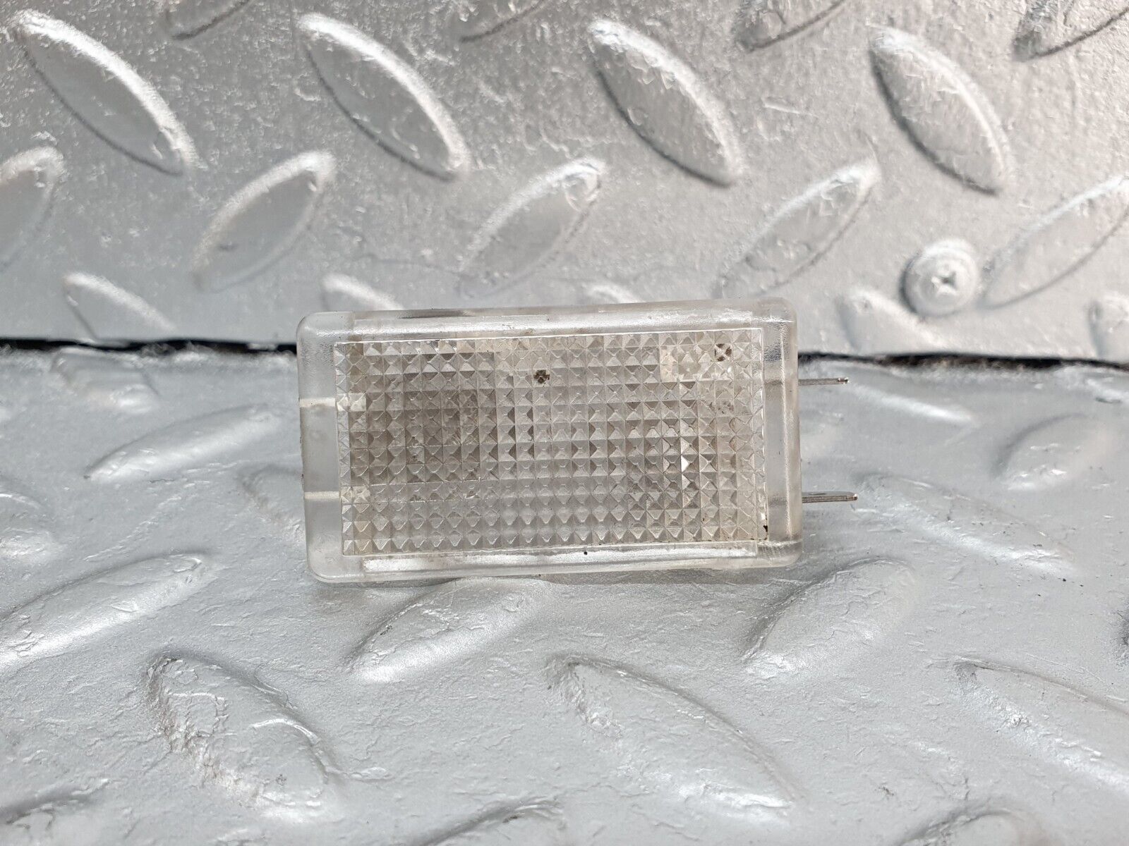 42043 Mercedes-Benz W202 C200 Glove Box Light 1268201301