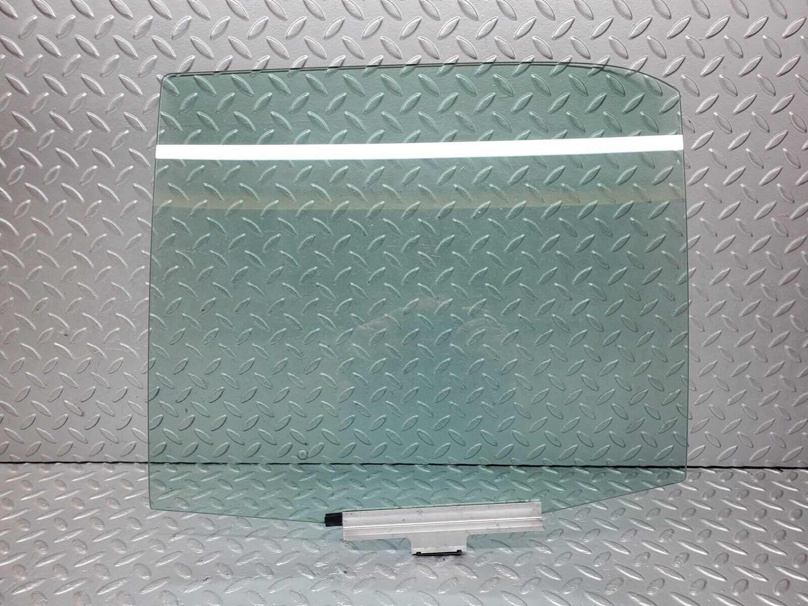 44618 Mercedes-Benz W124 220E Rear Left Door Window Glass