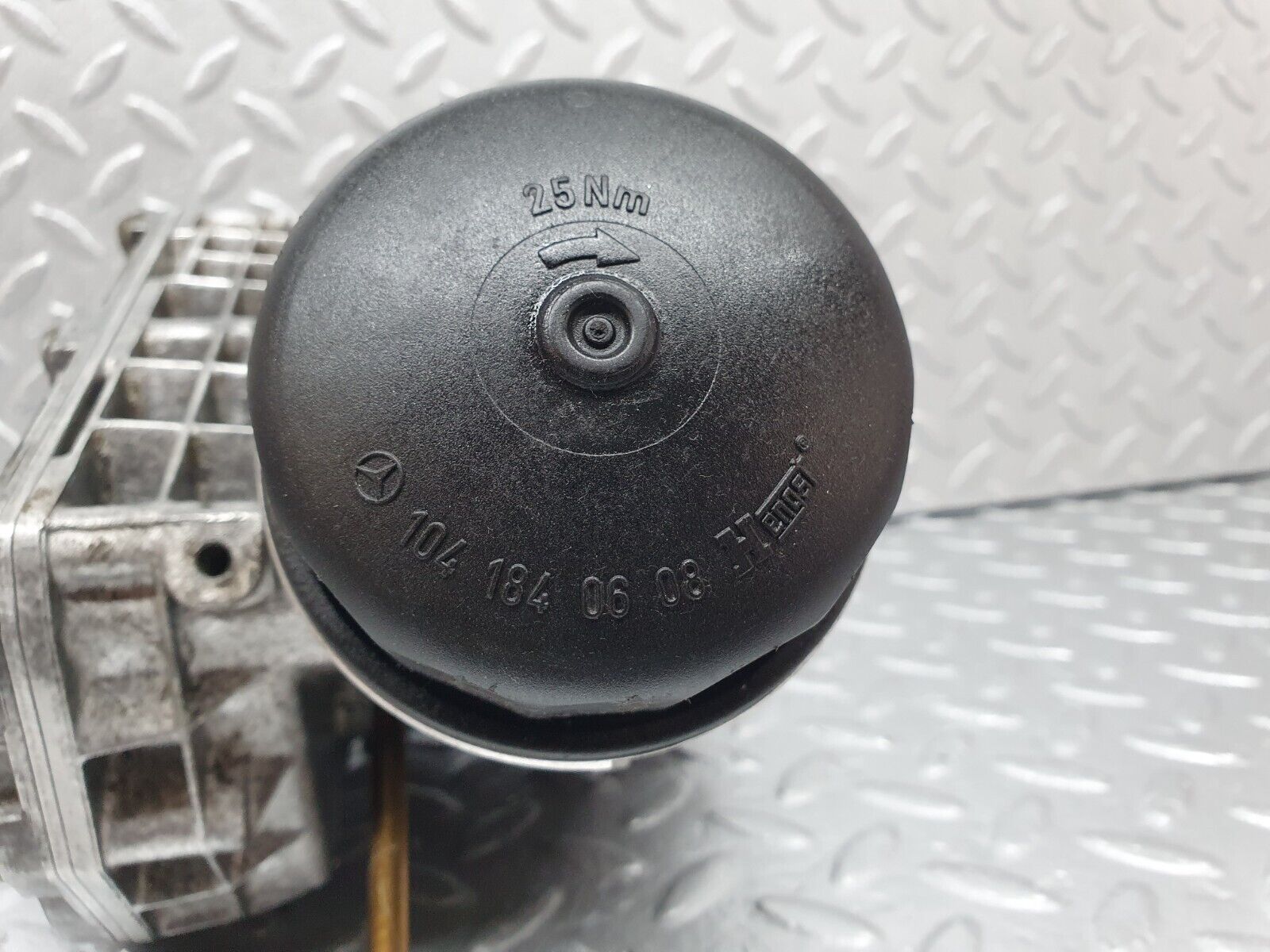 42564 Mercedes-Benz R129 320SL Coupe Oil Filter Housing 1041845302 1041840608 1041840095