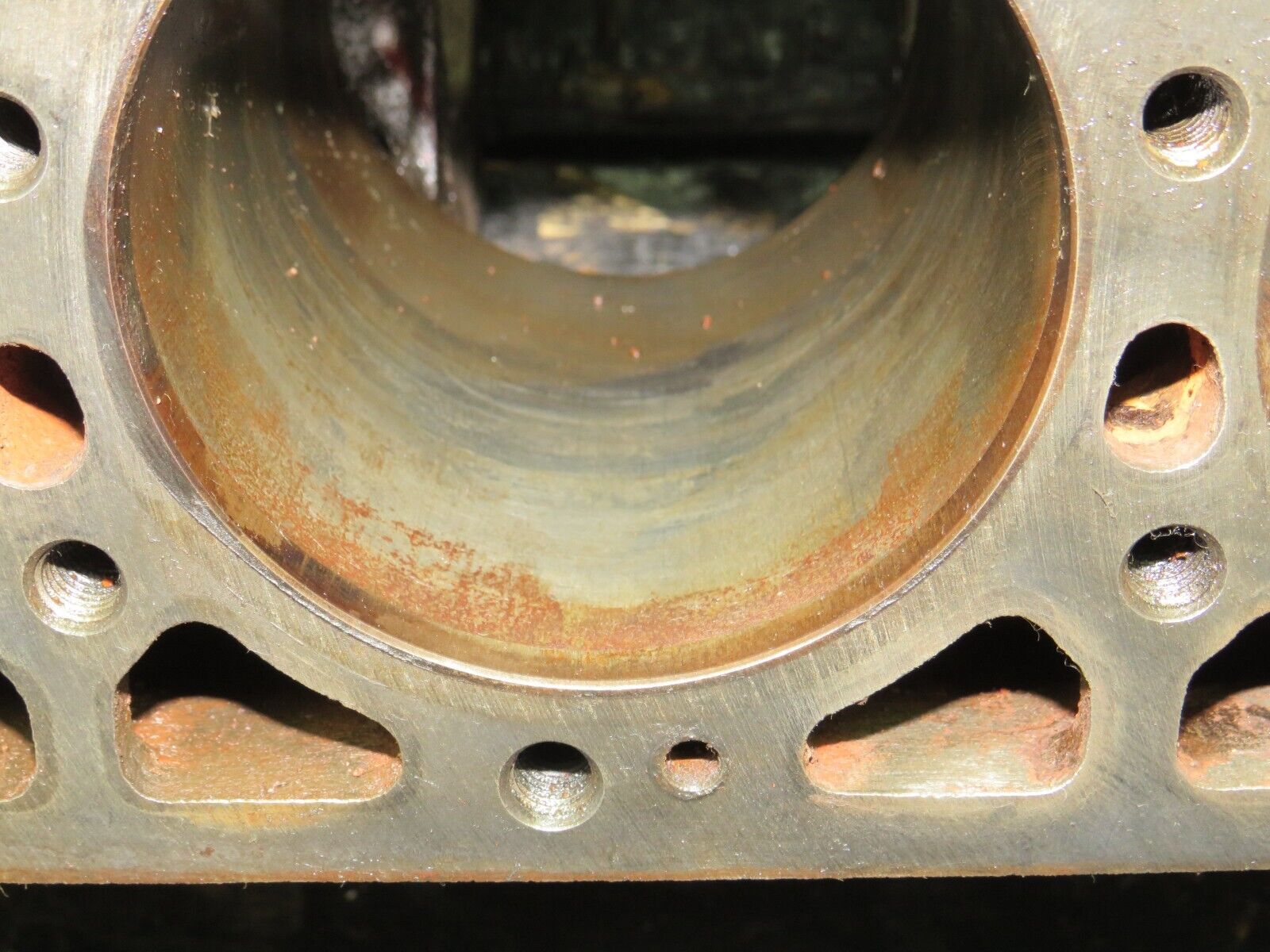 32967 Mercedes-Benz C107 R107 350 V8 Engine Block M116.982 1160110601