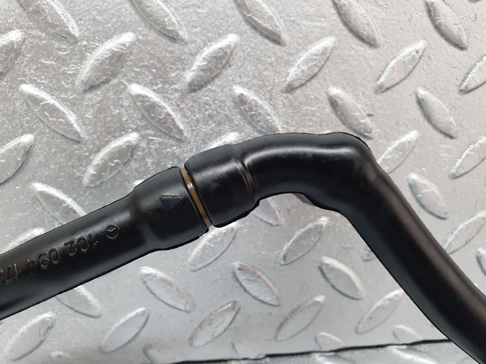 44000 Mercedes-Benz C123 230CE Coupe Air Intake Pipe 1020941682 1020941782