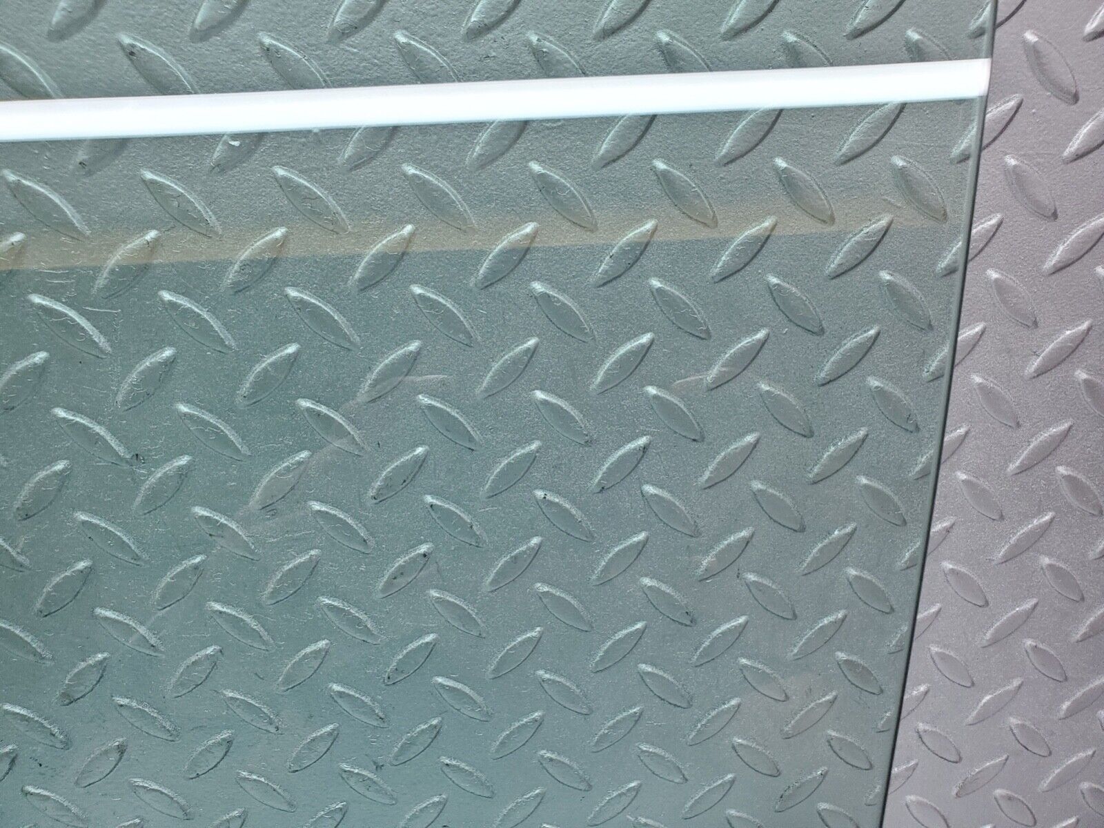 44620 Mercedes-Benz W124 220E Front Left Door Window Glass