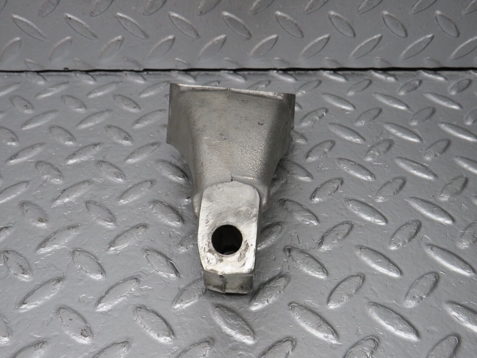 39878 Mercedes-Benz R107 350SL Engine Mount Bracket Right 1162234504