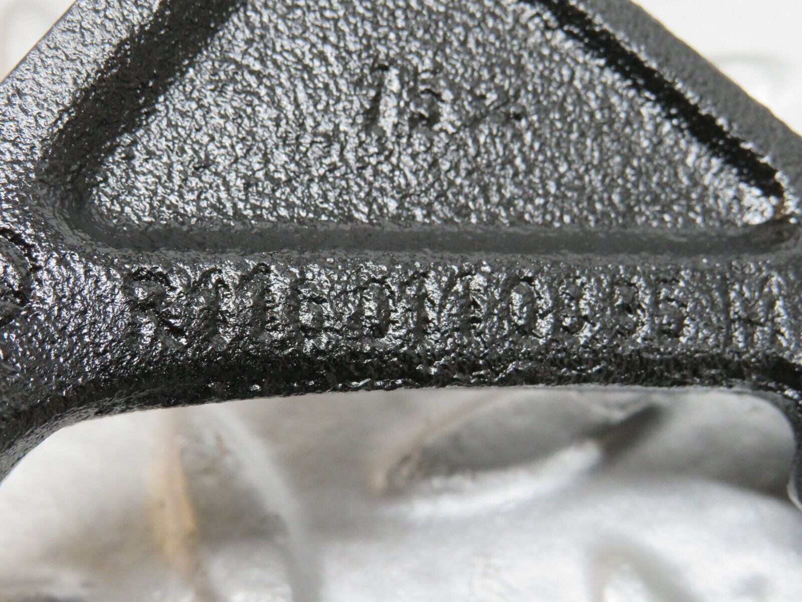 40092 Mercedes-Benz R107 350SL Engine Mount Bracket Pair 1160110995 1160110895